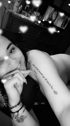 OnlyFans cuenta nikki2mami header 2