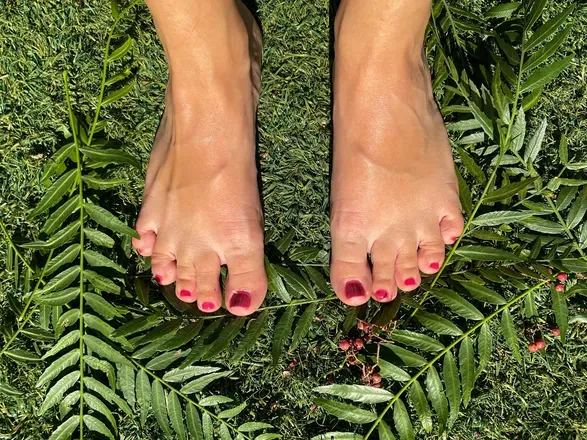 OnlyFans cuenta petitefeetcutie76 avatar 1