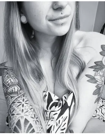 OnlyFans cuenta inked_curves avatar 1