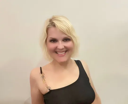 OnlyFans account  arini header 2