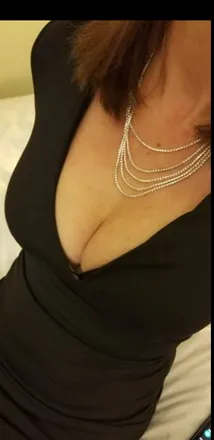 OnlyFans account  two_the_moon header 2