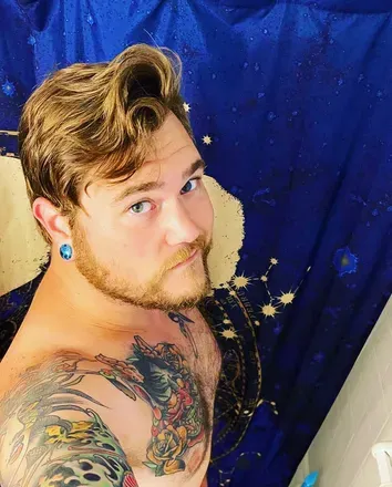 OnlyFans account  ryan_muninn avatar 1