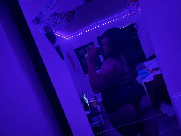 OnlyFans cuenta kreamymamii avatar 1