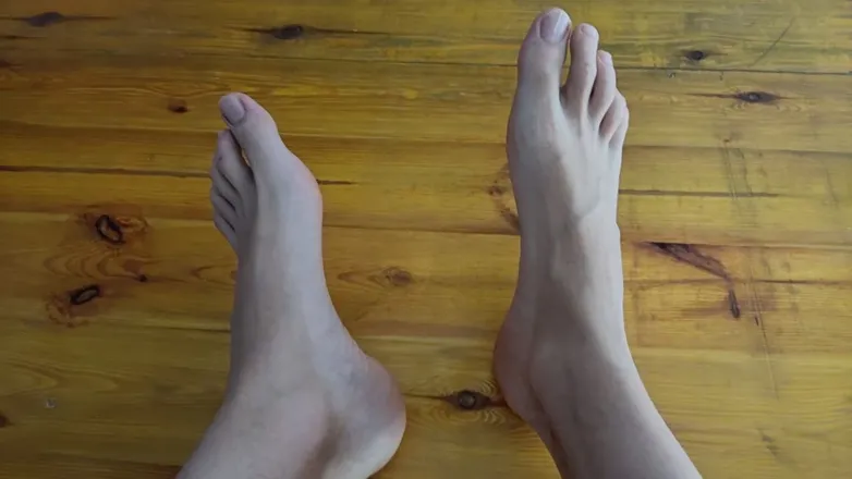 OnlyFans cuenta myfeetsize46 header 2