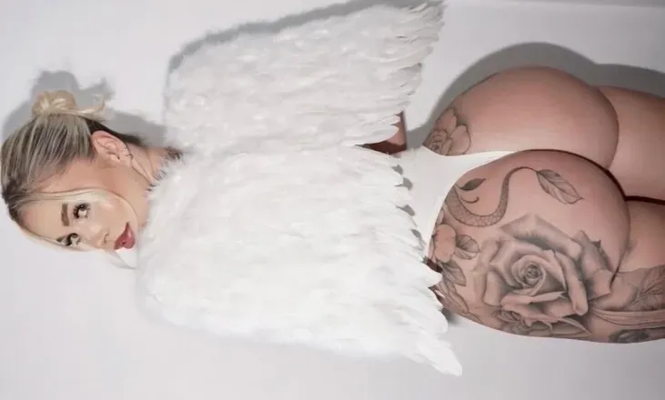 OnlyFans account  shanaeradzevicius header 2