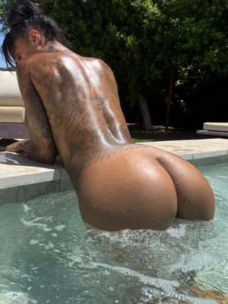OnlyFans cuenta sowavey header 2