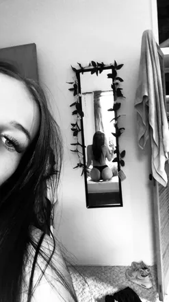 OnlyFans account  ellking header 2