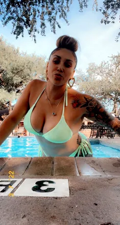 OnlyFans cuenta monaht header 2