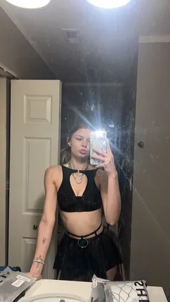 OnlyFans cuenta nicole_krstn header 2