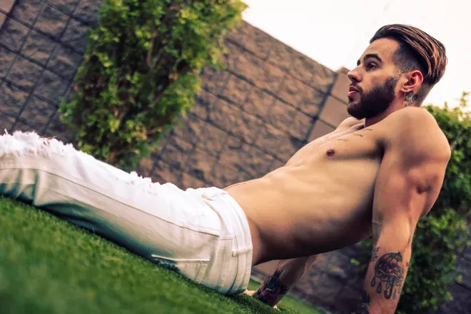 OnlyFans cuenta kellanhartmann header 2