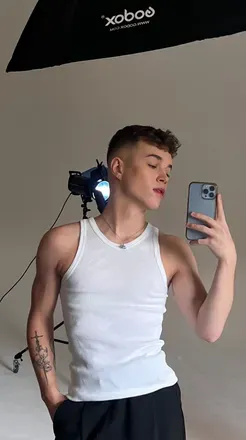 OnlyFans account  akadkjxjxjx avatar 1