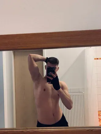 OnlyFans cuenta blondi_404 avatar 1
