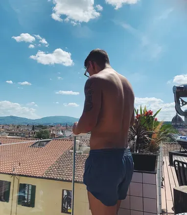 OnlyFans cuenta johnnybuz header 2