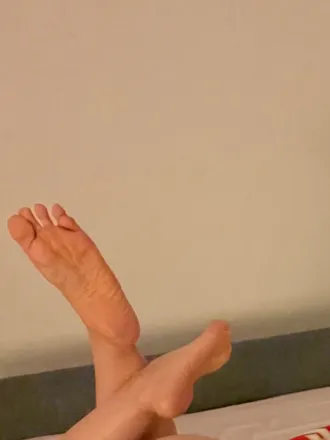 OnlyFans account  feet_toes-soles header 2