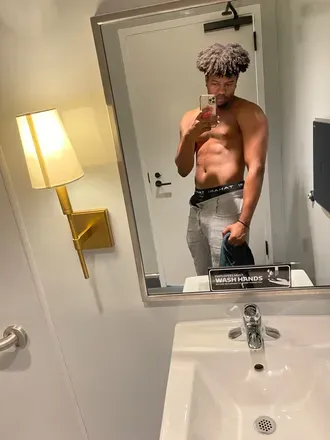 OnlyFans account  armanihyugaxxx avatar 1