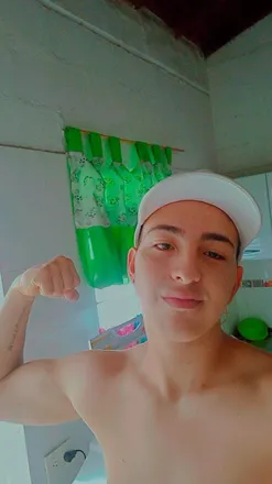 OnlyFans cuenta goldboy_34 header 2