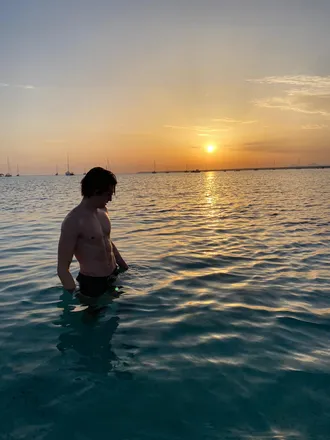 OnlyFans cuenta beachhhboy header 2