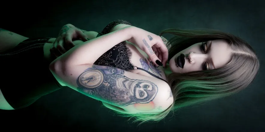 OnlyFans cuenta alienjudas header 2
