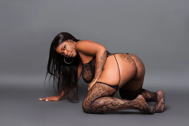 OnlyFans cuenta theemilanamor header 2