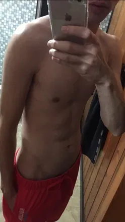 OnlyFans cuenta hunghollistermodel header 2