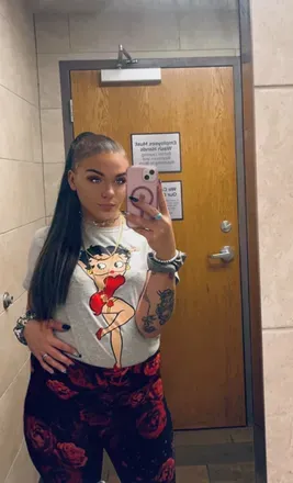 OnlyFans cuenta snoqueen header 2