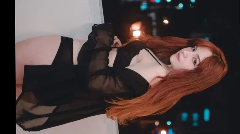 OnlyFans cuenta strawberrymyaw header 2