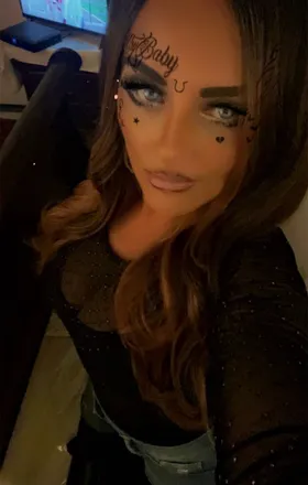OnlyFans cuenta u208135011 header 2