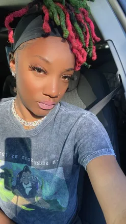 OnlyFans cuenta slimwthepinkhair header 2