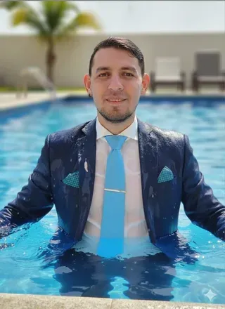 OnlyFans cuenta wetsuit20 header 2