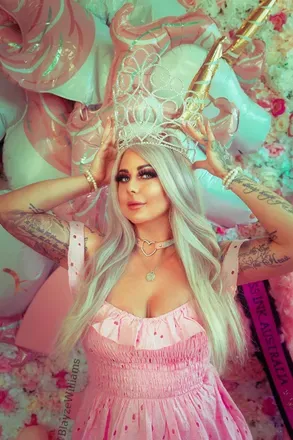 OnlyFans cuenta truckerbarbiephotoshoots avatar 1