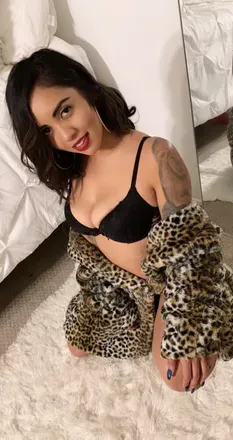 OnlyFans account  comewithstar avatar 1