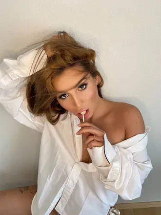 OnlyFans cuenta elaaa_miaaa header 2