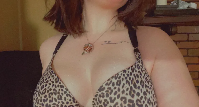 OnlyFans cuenta pretty.in.black header 2
