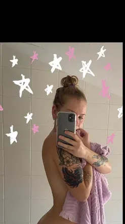 OnlyFans account  xwutxnggirlx avatar 1