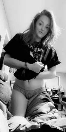 OnlyFans account  wifeyinthewoods avatar 1