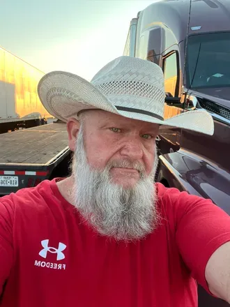 OnlyFans cuenta truckerbear7.5 header 2