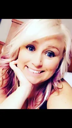 OnlyFans cuenta hotpartygirl header 2