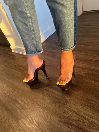 OnlyFans cuenta reesecupfeet header 2