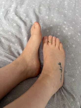 OnlyFans cuenta feet_dreamzzz header 2