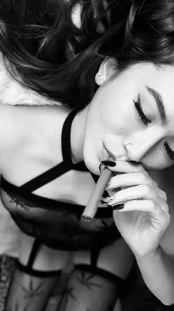 OnlyFans cuenta sexy_smokes avatar 1