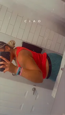 OnlyFans account  xxbarelylegalxx avatar 1