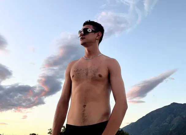 OnlyFans account  forestboy09 header 2