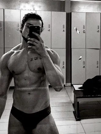 OnlyFans cuenta thatspecialeguy header 2