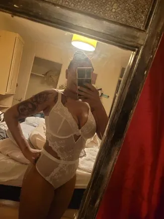 OnlyFans cuenta bigbreasts1987 header 2
