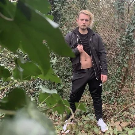 OnlyFans account  blondehairedversguy avatar 1