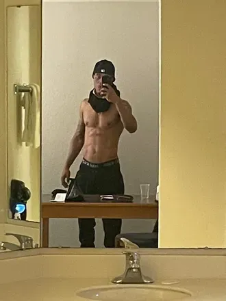 OnlyFans cuenta rynoholmesofficial avatar 1