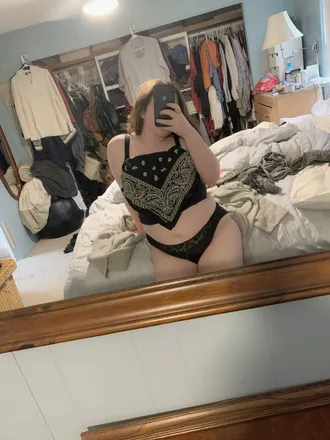 OnlyFans cuenta badbunny211 header 2