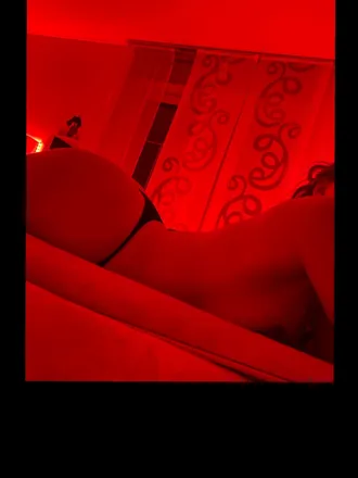 OnlyFans cuenta virgin_viv header 2