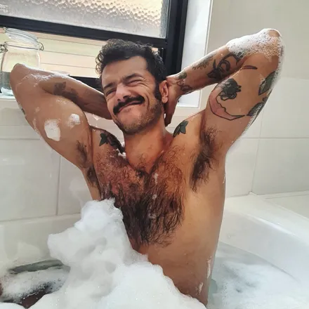 OnlyFans cuenta ollie_kelev header 2