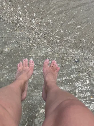 OnlyFans cuenta tipsey_toes header 2